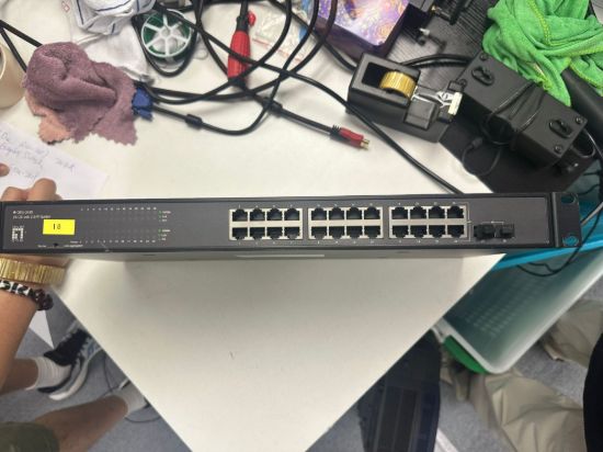 Picture of Level-One GEU-2429 24 Port + 2 x SFP Unmanaged Gigibit Switch (✌️✌️)